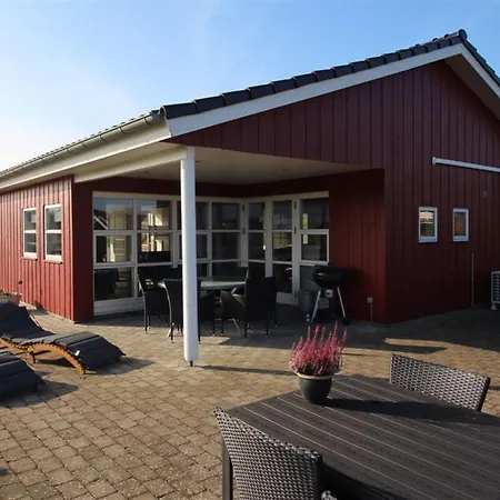 Aira - 200m From The Sea By Interhome *