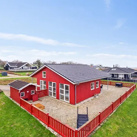 Aira - 200m From The Sea By Interhome